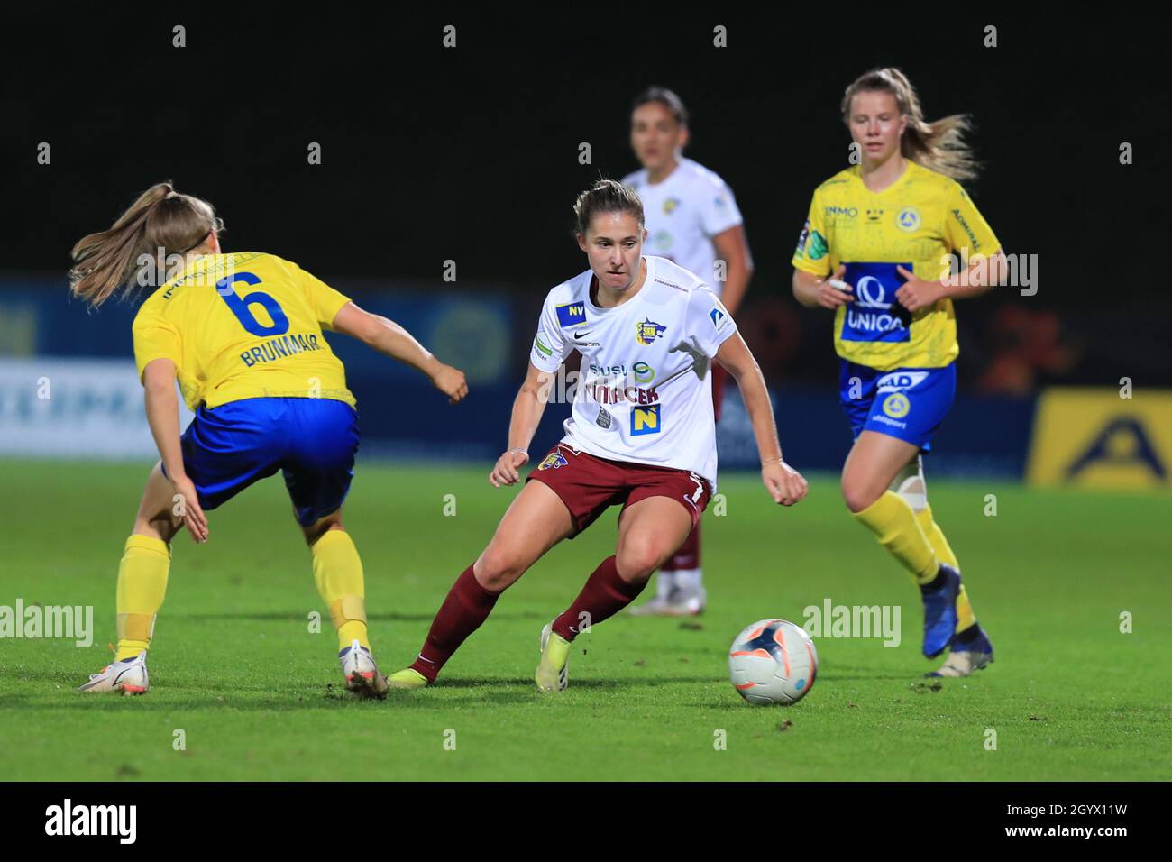 Maria Mikolajova in Aktion während des Planet Pure Frauen Bundesliga-Spiels First Vienna FC gegen SKN St. Polen Frauen in Wien Österreich Stockfoto