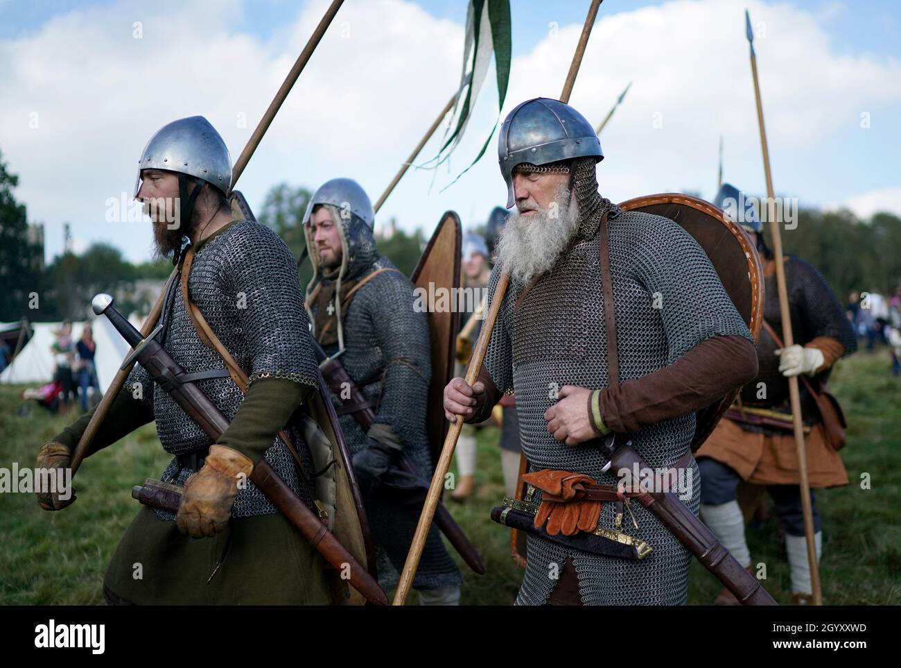 Die Re-enactors bereiten sich auf die Nachstellung der Schlacht von Hastings in der Battle Abbey in Sussex vor ihrem Jahrestag am 14. Oktober vor. Bilddatum: Samstag, 9. Oktober 2021. Stockfoto