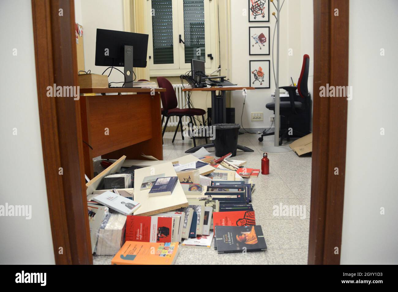 Rom, Italien. Oktober 2021. Schäden im Hauptquartier der CGIL Quelle: Independent Photo Agency/Alamy Live News Stockfoto