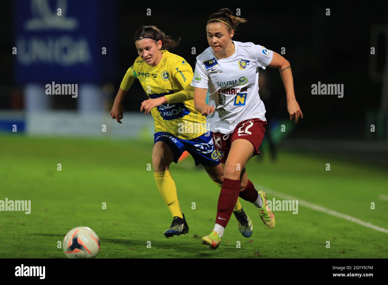 Stefanie Enzinger und Anna Nemeth im Einsatz beim Planet Pure Frauen Bundesliga-Spiel First Vienna FC gegen SKN St. Polen Frauen in Wien Österreich Stockfoto