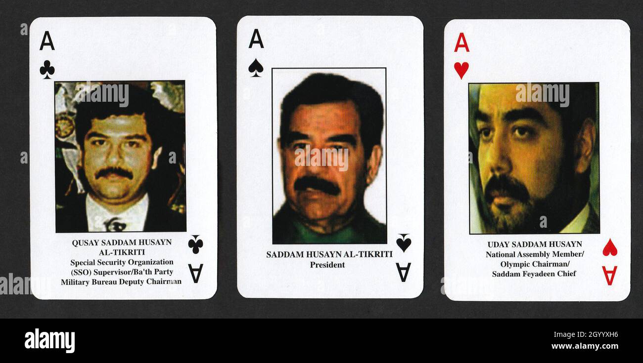 Er spielte Karten mit den Fotos des Präsidenten des Irak Saddam Hussein und seiner Söhne, die von den USA entwickelt wurden Verteidigungsnachrichtendienst, um den Truppen bei der Identifizierung der gesuchten Mitglieder der Regierung von Präsident Saddam Hussein während der Invasion im Irak im Jahr 2003 durch eine von den Vereinigten Staaten angeführte Koalition zu helfen. Stockfoto