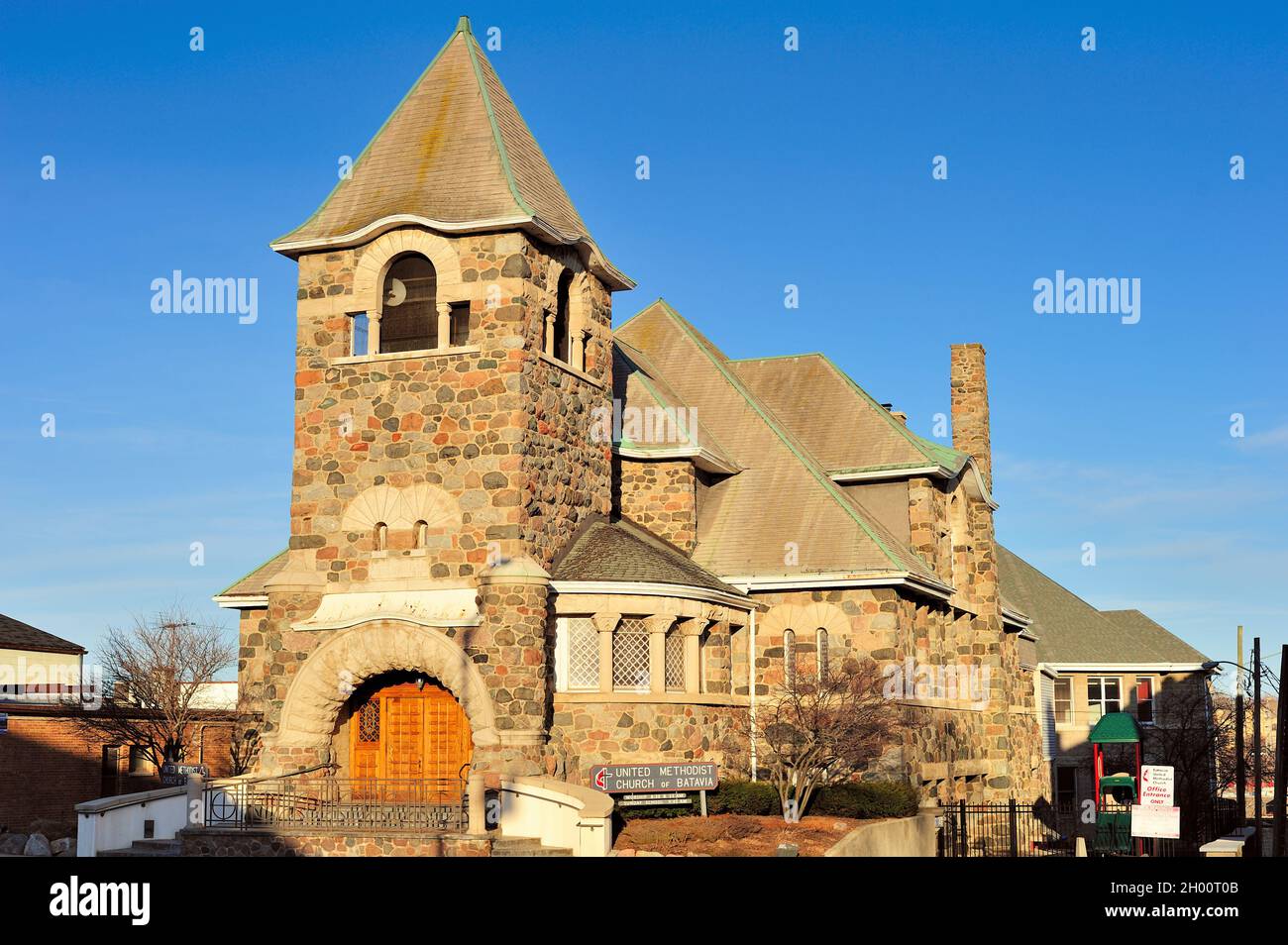 United Methodist Church of Batavia, Illinois. Die Kirche wurde im Jahr 1887 im Stil der romanischen Revival-Architektur fertiggestellt. Stockfoto