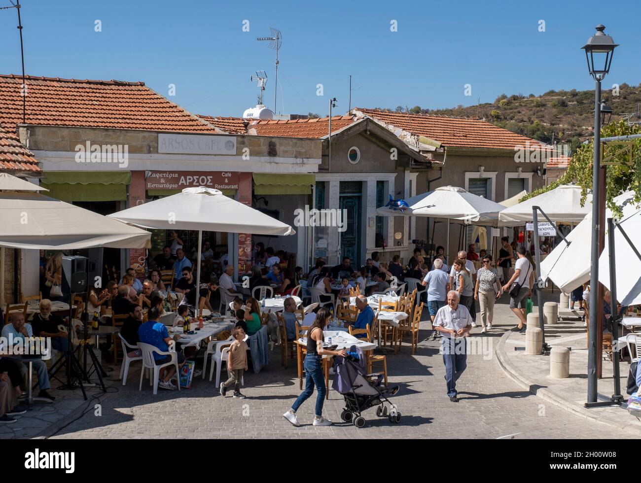 Weinfest im Dorf Arsos 2021, Teil des Weinfestivals im Bezirk Limassol, Zypern. Stockfoto