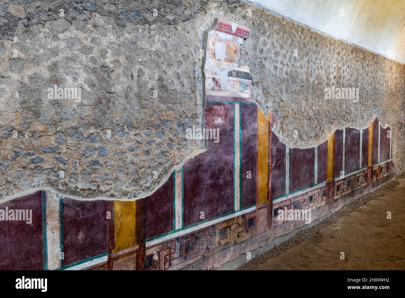 Westflügel-Mauer mit Freskenresten im Haus des Cryptoporticus in der antiken Stadt Pompeji, Pompei, Kampanien, Italien Stockfoto