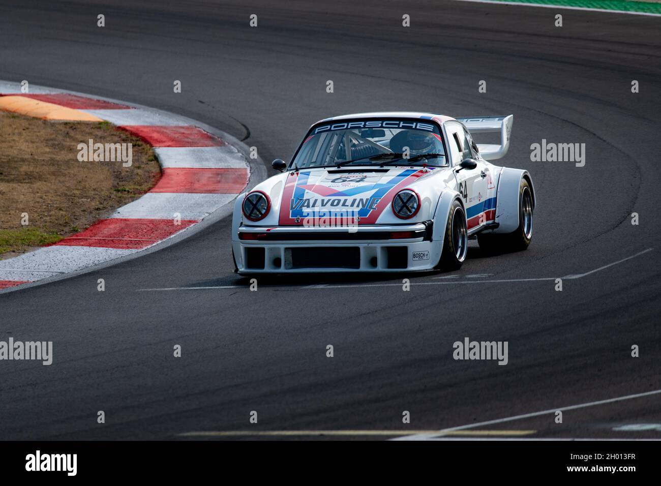 Italien, september 11 2021. Vallelungaklassiker. 70er Jahre Langstrecken-Prototyp Rennwagen Klassiker historischen Wettbewerb auf Asphalt Rennstrecke, Porsche 934 Stockfoto