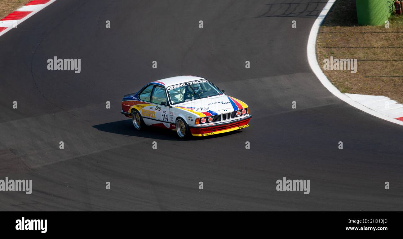 Italien, september 11 2021. Vallelungaklassiker. Oldtimer-Autorennen der 70er Jahre auf Asphaltbahn, BMW 635 csi Stockfoto