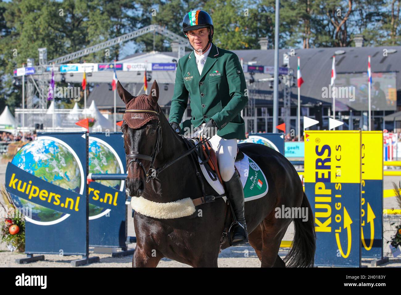 ENSCHEDE, NIEDERLANDE - 10. OKTOBER: Padraig mc Carthy IRL mit MGH Tokyo Phil während des militärischen Boekelo Show Jumping am 10. Oktober 2021 in Enschede, Niederlande (Foto: Albert ten Hove/Orange Picts) Stockfoto