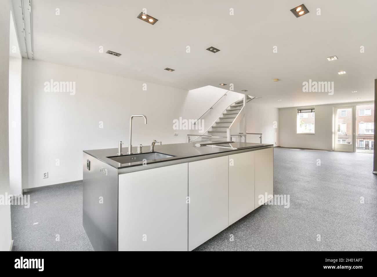 Ein schönes, leeres Zimmer mit modernem Interieur Stockfoto