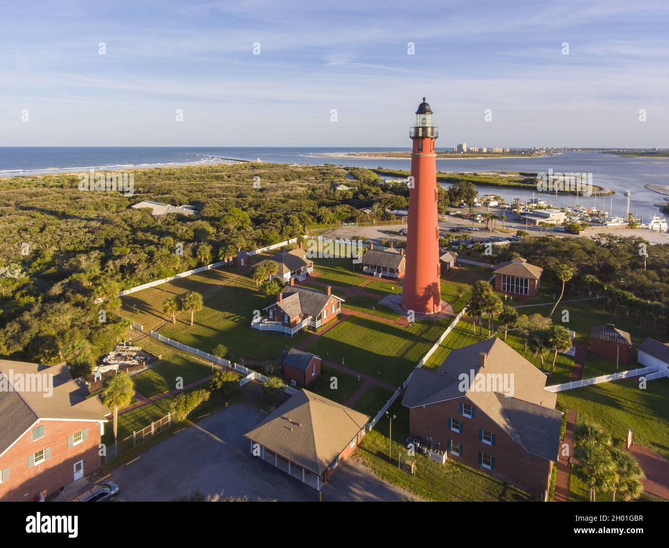 Ponce de Leon Inlet Lighthouse ist ein nationales historisches Wahrzeichen in der Stadt Ponce Inlet in Central Florida, FL, USA. Stockfoto