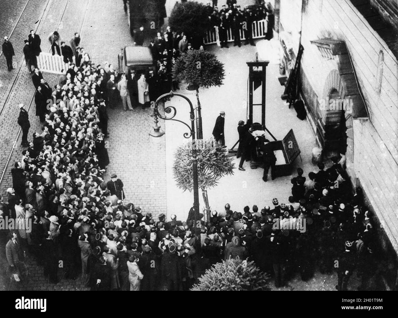 Öffentliche hinrichtung durch guillotine SchwarzweißStockfotos und