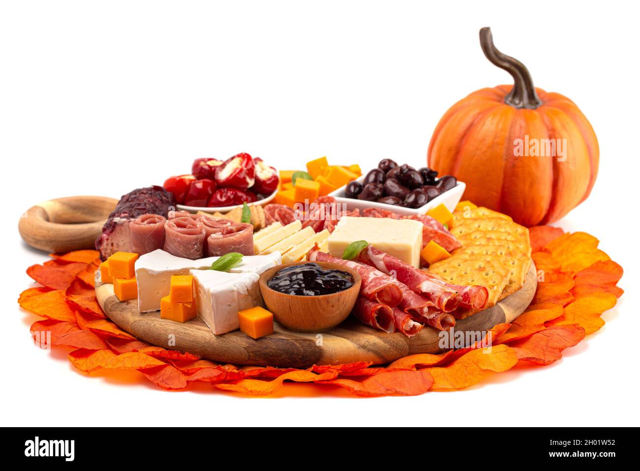 Ein Charcuterie-Brett mit Herbstmotiv Stockfoto