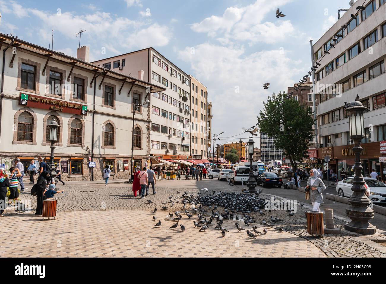 Ankara Haci Bayram Kitapcilar Carsisi Gate atemberaubende malerische Aussicht an einem Tag des blauen Himmels im Sommer Stockfoto