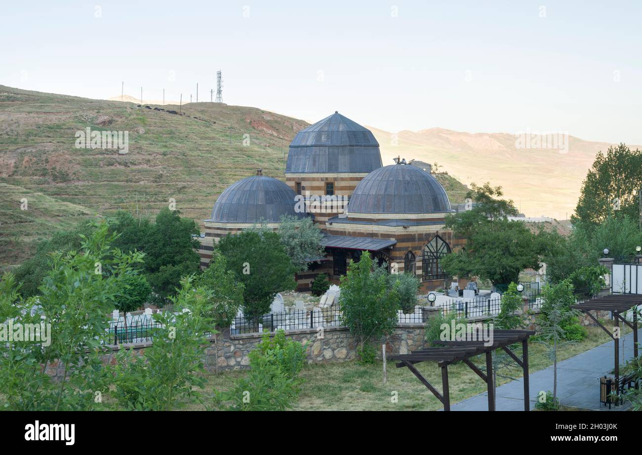 Ahmet-i Hani Moschee. Ahmet-i Hani Grab in der Nähe von Isak Pasha Palast. Stockfoto