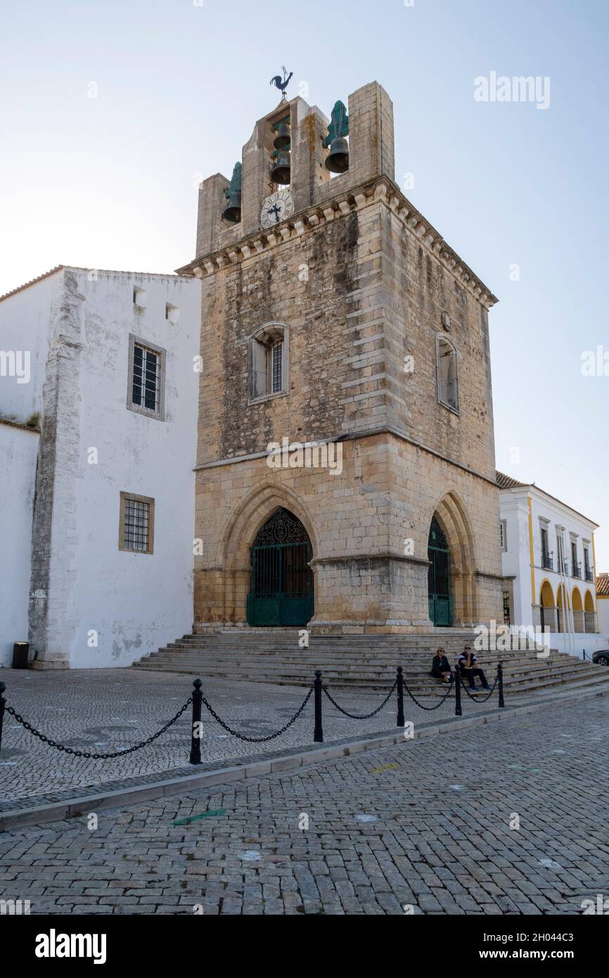 Igreja de Santa Maria, auch bekannt als Kathedrale der Heiligen Maria in Faro, Algarve. Stockfoto