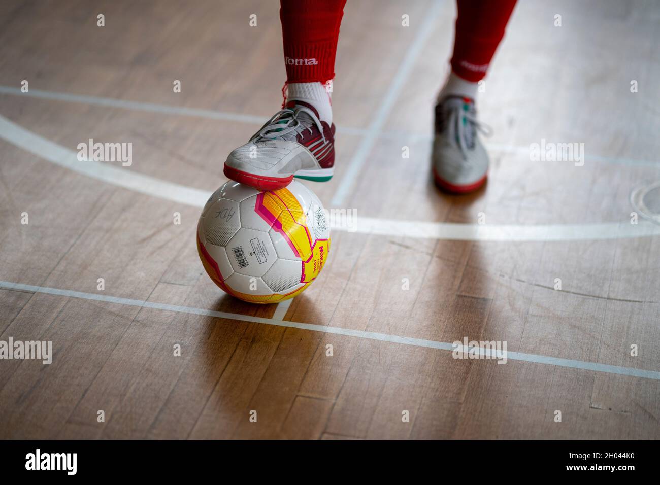 Futsal-Spieler mit Ball Stockfoto