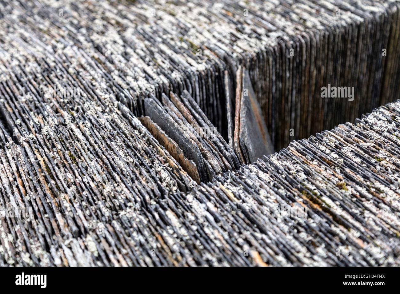 Schiefer-Dachziegel bei der Llechwedd Slate Mine, Zip World Slate Caverns, Snowdonia, Wales, Großbritannien Stockfoto