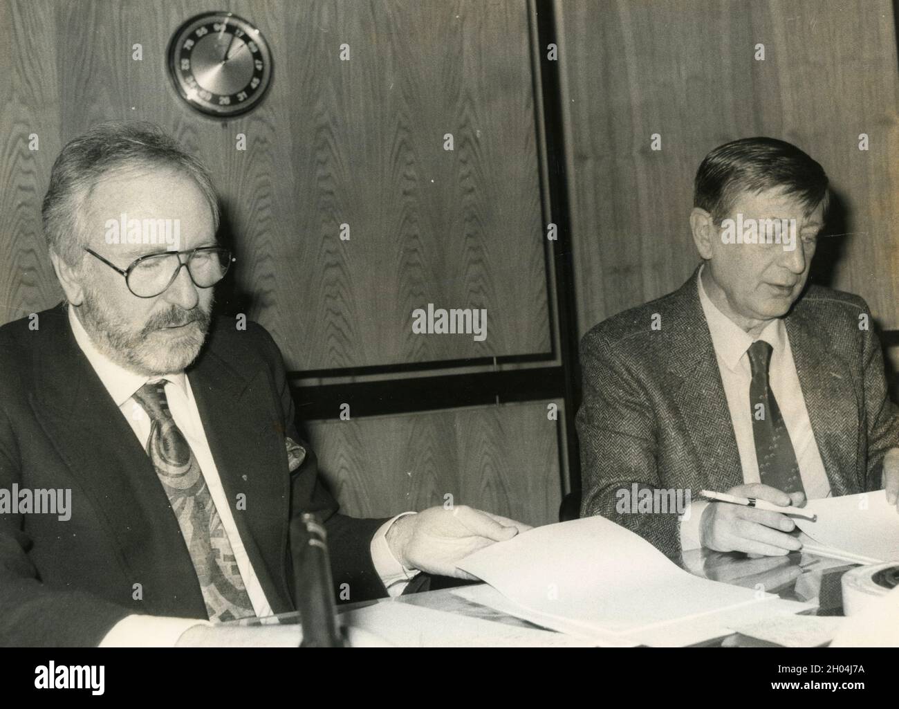 Italienische Autoren und Texter Antonio Amurri (links) und Dino Verde, 1980er Jahre Stockfoto