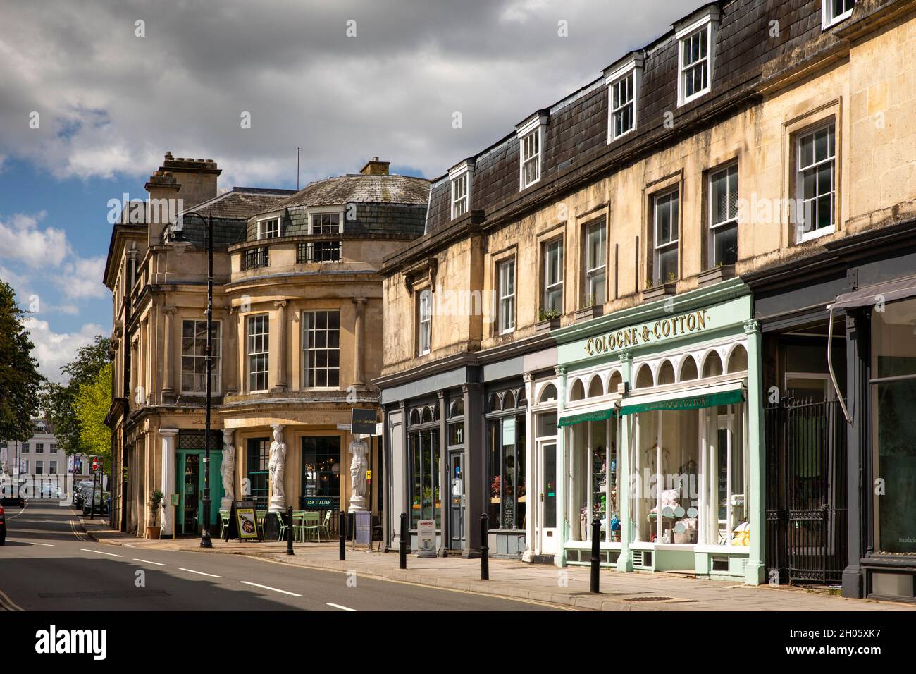 Großbritannien, Gloucestershire, Cheltenham, Montpelier, attraktive Geschäfte im Hanover House Stockfoto