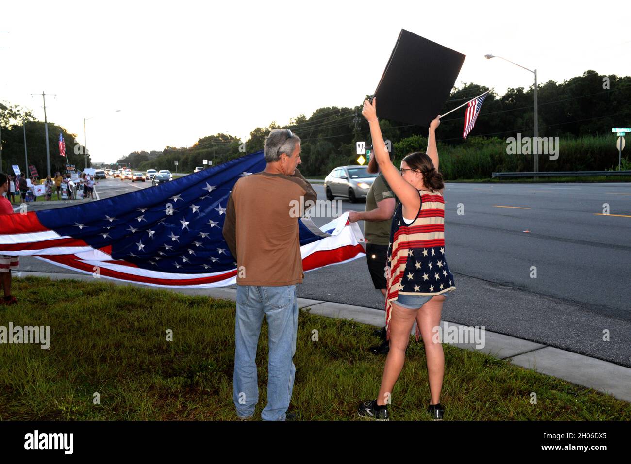 Melbourne, Brevard County, Florida, USA 11. Oktober 2021 „Freedom of Choice“-Mitarbeiter aus der Luft- und Raumfahrt demonstrierten heute früh vor dem Northrop Grumman Campus auf dem NASA Blvd. 200 /- Menschen kamen zu einer mehrtägigen Veranstaltung, die schließlich zu anderen Luftfahrtunternehmen in der Region wechseln wird. Foto: Julian Leek/Alamy Live News Stockfoto