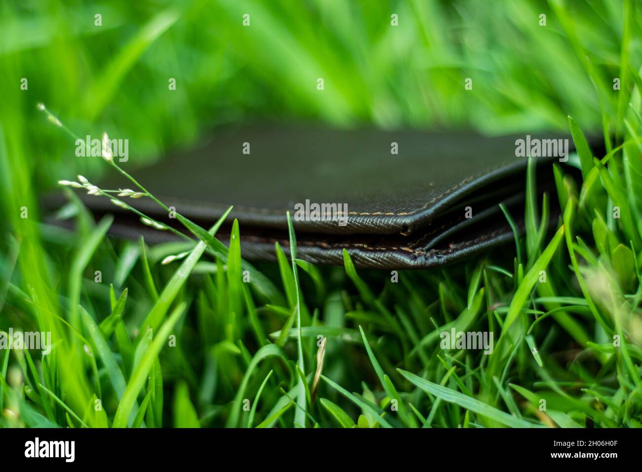 Beste Qualität Leder Geldbörse smart Geldbeutel und das Taschenmaterial ist original Leder, die Farbe ist schwarz und für Männer und Frauen gemacht Stockfoto