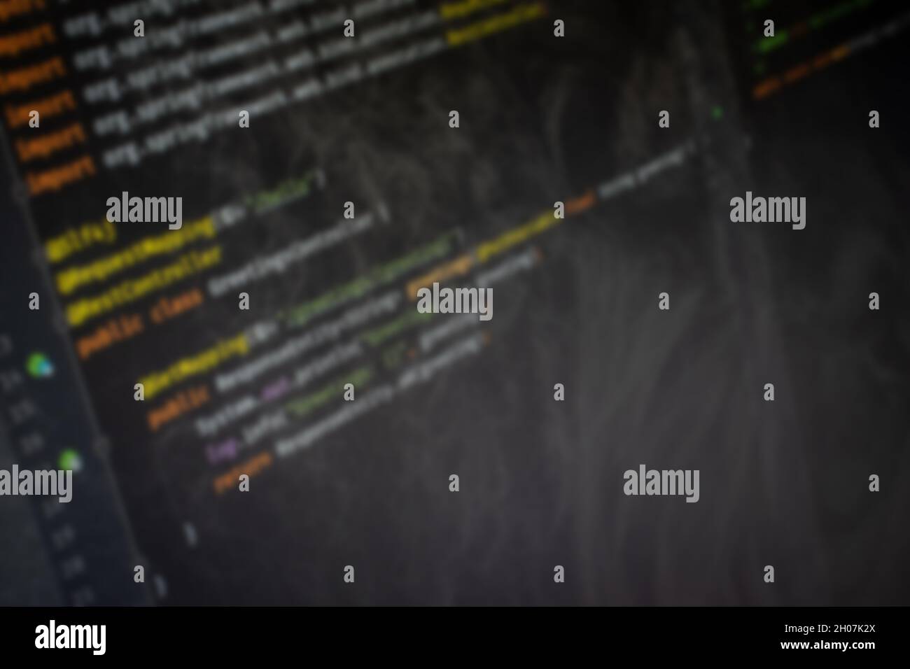 Spring Boot Hello World Code auf dem Bildschirm verschwommenes Hintergrundbild Stockfoto