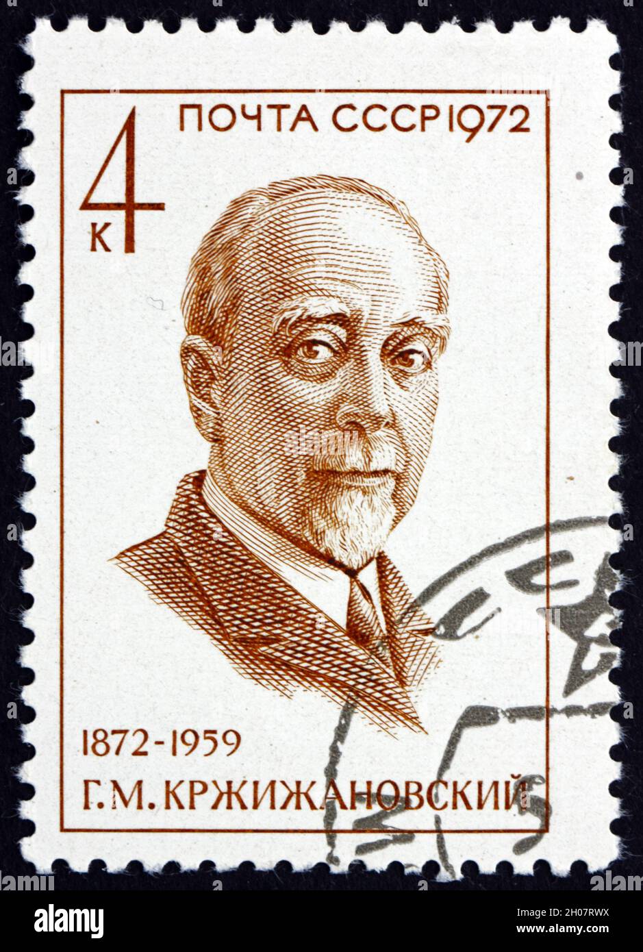 RUSSLAND - UM 1972: Eine in Russland gedruckte Briefmarke zeigt G. M. Krzhizhanovsky, Wissenschaftler und Mitarbeiter von Lenin, um 1972 Stockfoto