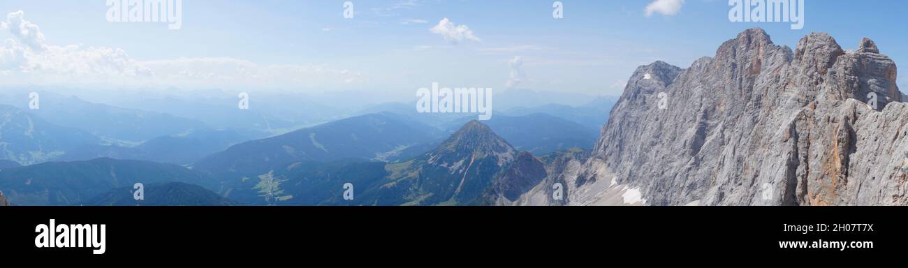 Schöner hoch verschneite Dachstein in Österreich (Steiermark in den Alpen) Stockfoto