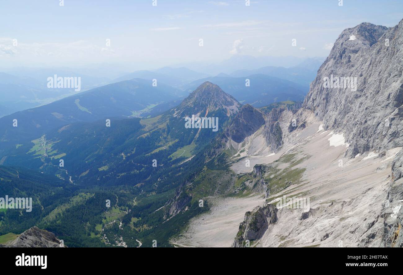 Schöner hoch verschneite Dachstein in Österreich (Steiermark in den Alpen) Stockfoto