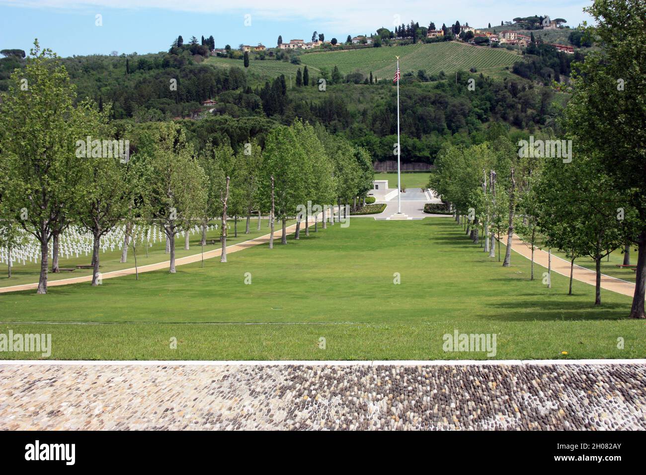 Eingang mit Garten des Gedenkfriedhofs der amerikanischen Soldaten, die im zweiten Weltkrieg in florenz italien gefallen sind Stockfoto