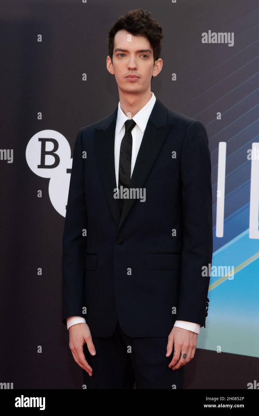 London, Großbritannien. Oktober 2021. Kodi Smit-McPhee nimmt an der britischen Premiere „The Power of the Dog“ während des 65. BFI (British Film Institute) London Film Festival in der Royal Festival Hall Teil. Kredit: SOPA Images Limited/Alamy Live Nachrichten Stockfoto