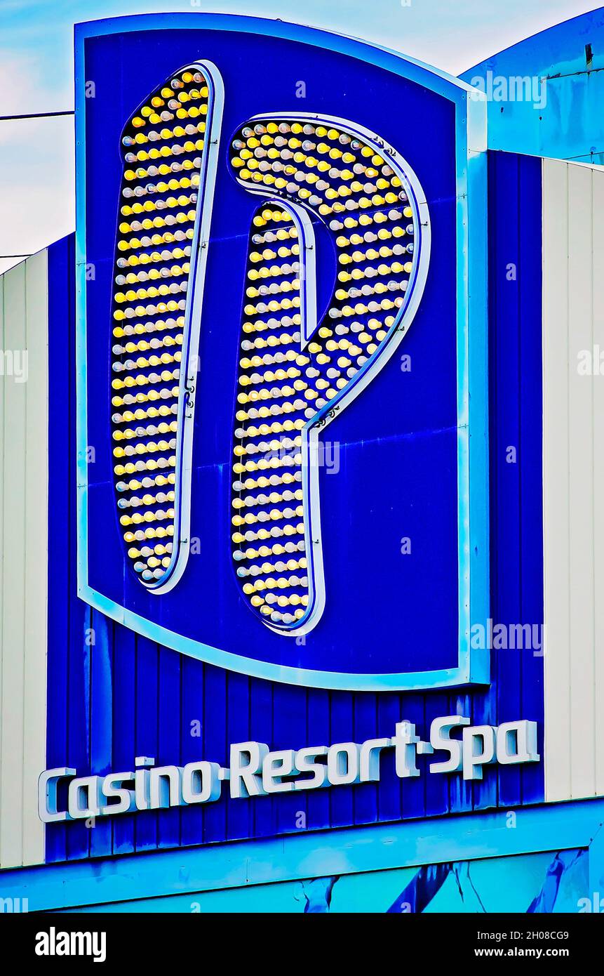 Das IP Casino-Zeichen ist abgebildet, 9. Oktober 2021, in Biloxi, Mississippi. Das IP Casino in Back Bay Biloxi wurde 1997 als Imperial Palace eröffnet. Stockfoto