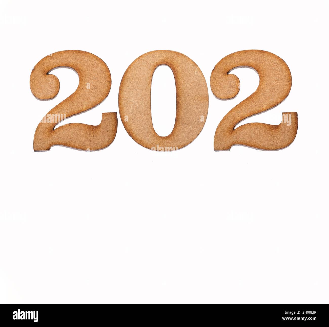 Nummer 202 aus Holz, isoliert auf weißem Hintergrund Stockfoto
