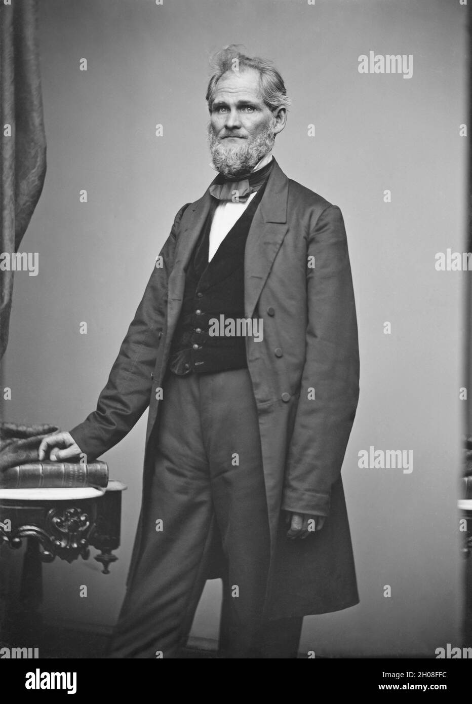 Henry Smith Lane (1811-1881), amerikanischer Politiker und Abolitionist, diente als US-Repräsentant, Senator und Gouverneur von Indiana, dreiviertel lang Portrait, Mathew Brady Studio, 1860 Stockfoto