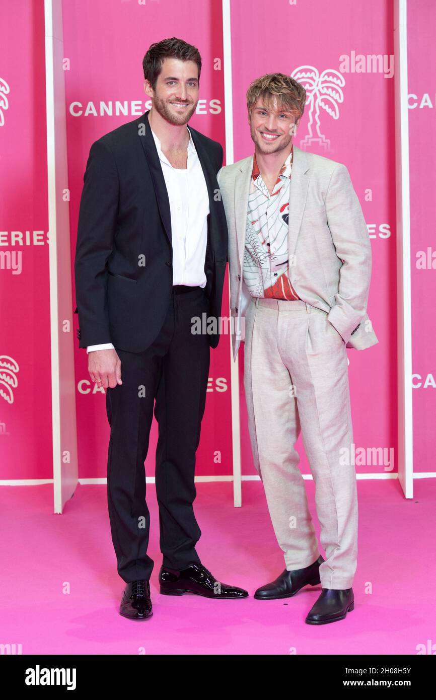 Jannik Schumann und Felix Kruck nehmen an der 4. Ausgabe der Internationalen Filmreihe Cannes (Canneseries) in Cannes, am 11. Oktober 2021, Frankreich, Teil. Foto von David Niviere/ABACAPRESS.COM Stockfoto