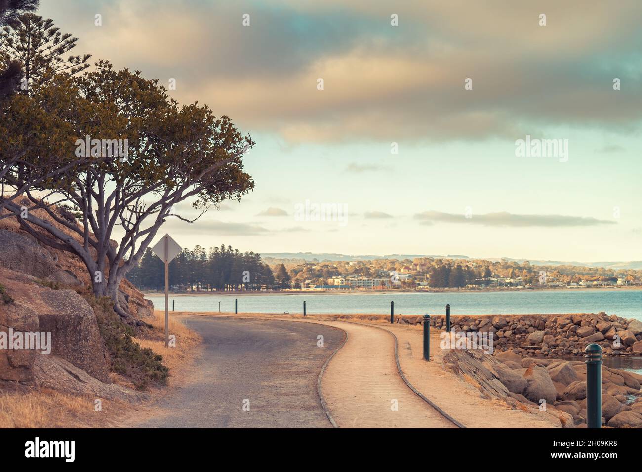 Granite Island Causeway bei Sonnenuntergang in Victor Harbor, Encounter Bay, South Australia Stockfoto