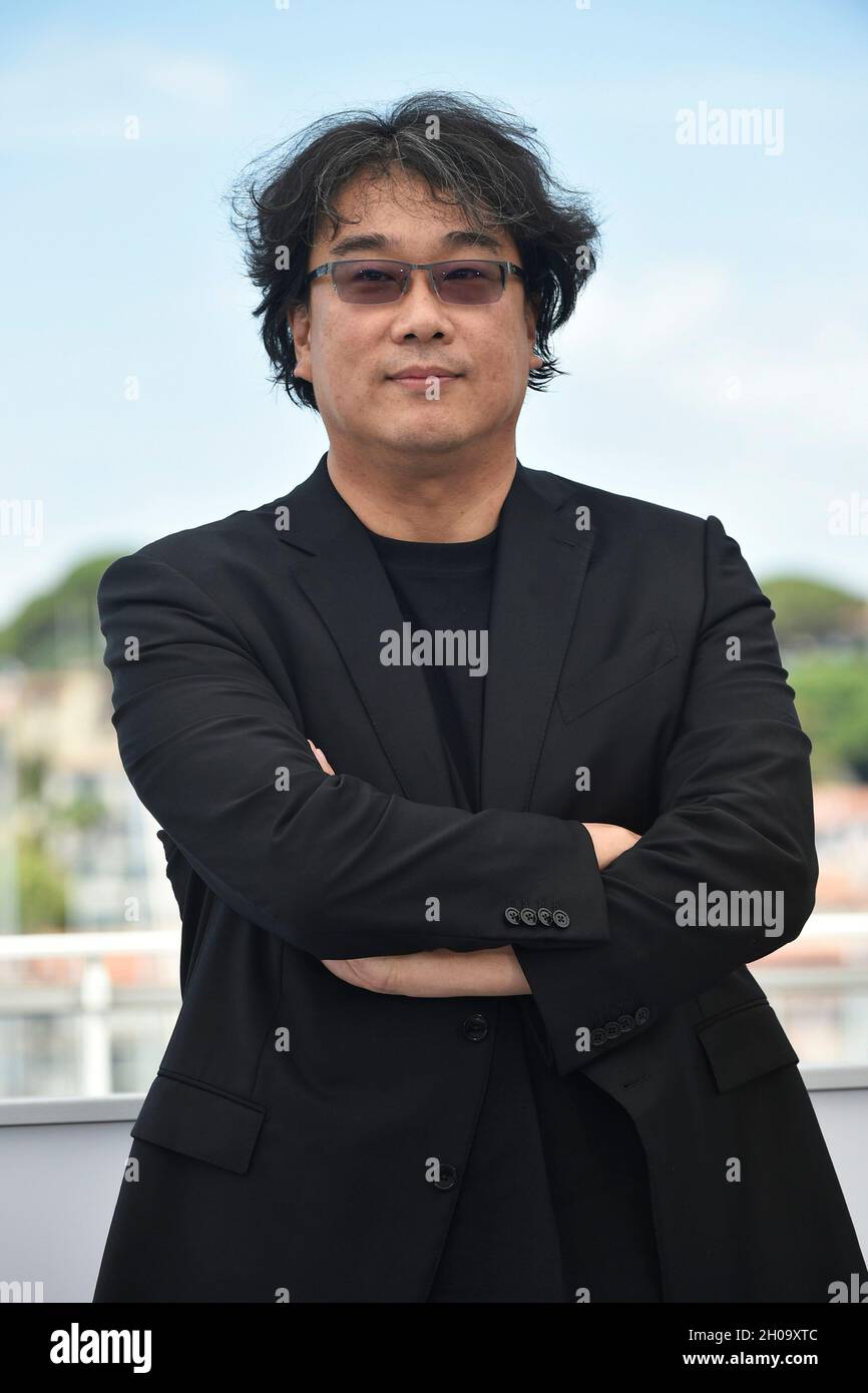 74. Auflage der Filmfestspiele von Cannes: Der südkoreanische Regisseur Bong Joon ho, der 2019 für seinen Film „Parasit“ die Palme d'Or verliehen hat, der während des Films posiert Stockfoto