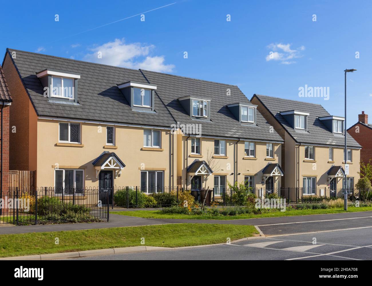 Neubau freistehender Häuser in der Wohnsiedlung Stortford Fields, Bishop's Stortford, Hertfordshire. VEREINIGTES KÖNIGREICH Stockfoto