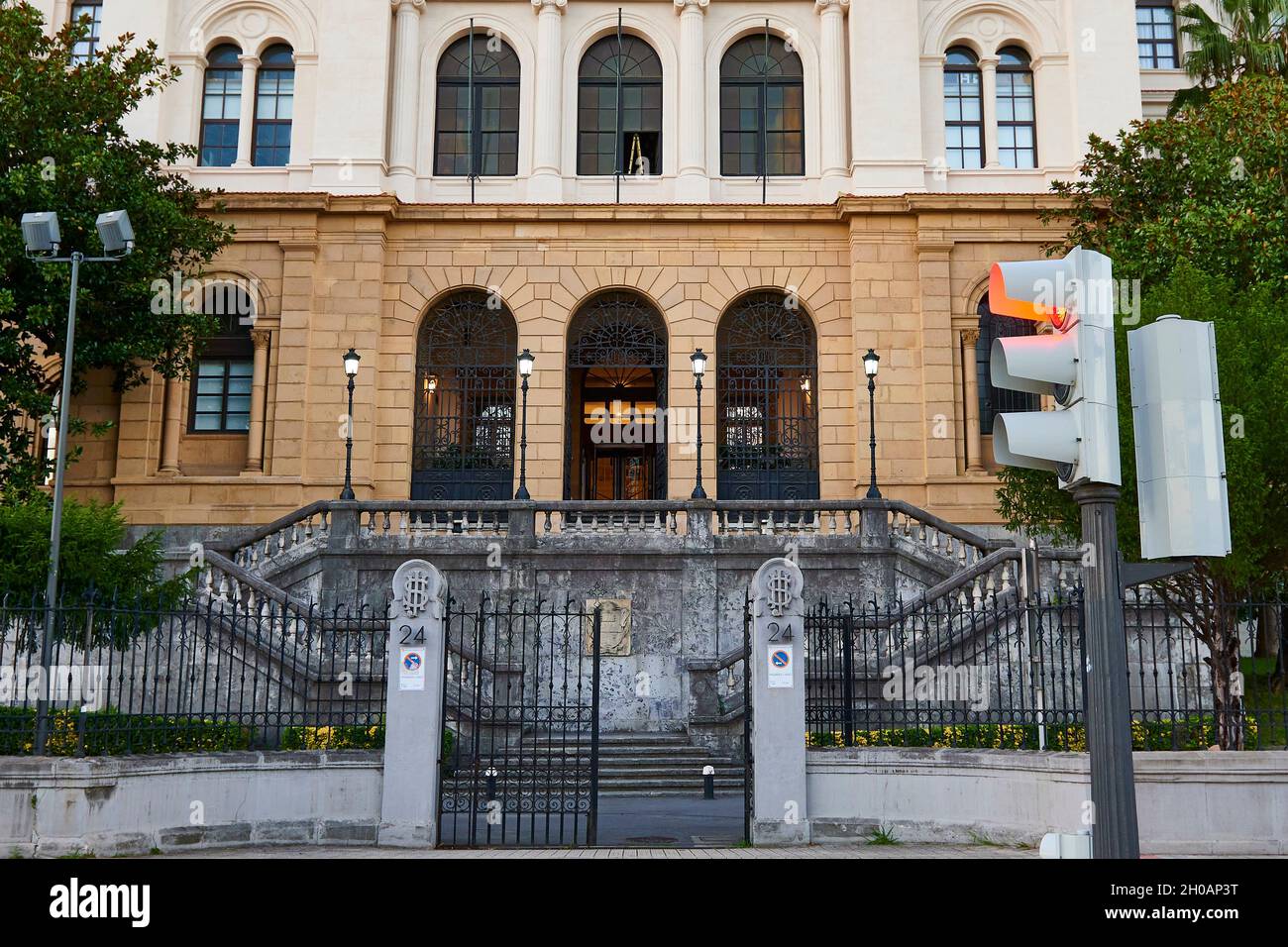 Fassadendetails der Universität Deusto, Bilbao, Biskaya, Baskenland, Euskadi, Euskal Herria, Spanien Stockfoto