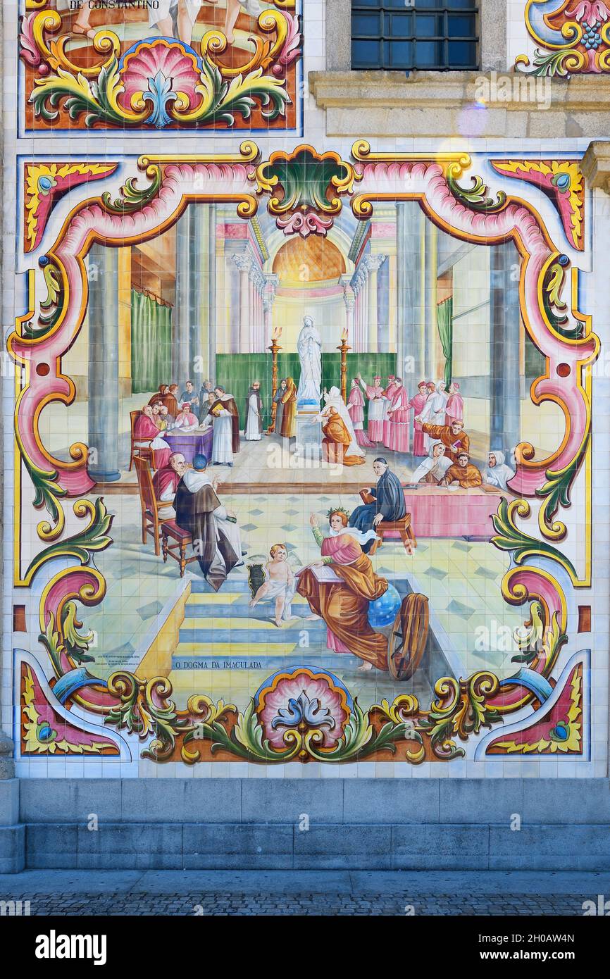 Valega Hauptkirche, Detail der façade mit Azulejos bedeckt, Valega, Beira, Portugal Stockfoto