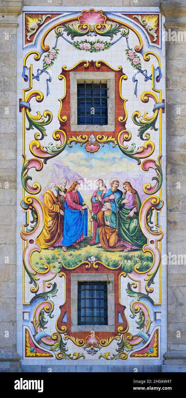 Valega Hauptkirche, Detail der façade mit Azulejos bedeckt, Valega, Beira, Portugal Stockfoto