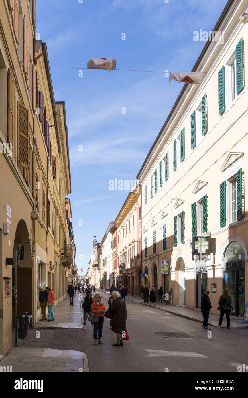 Corso Giacomo Matteotti, Menschen, Jesi, Marken, Italien, Europa Stockfoto