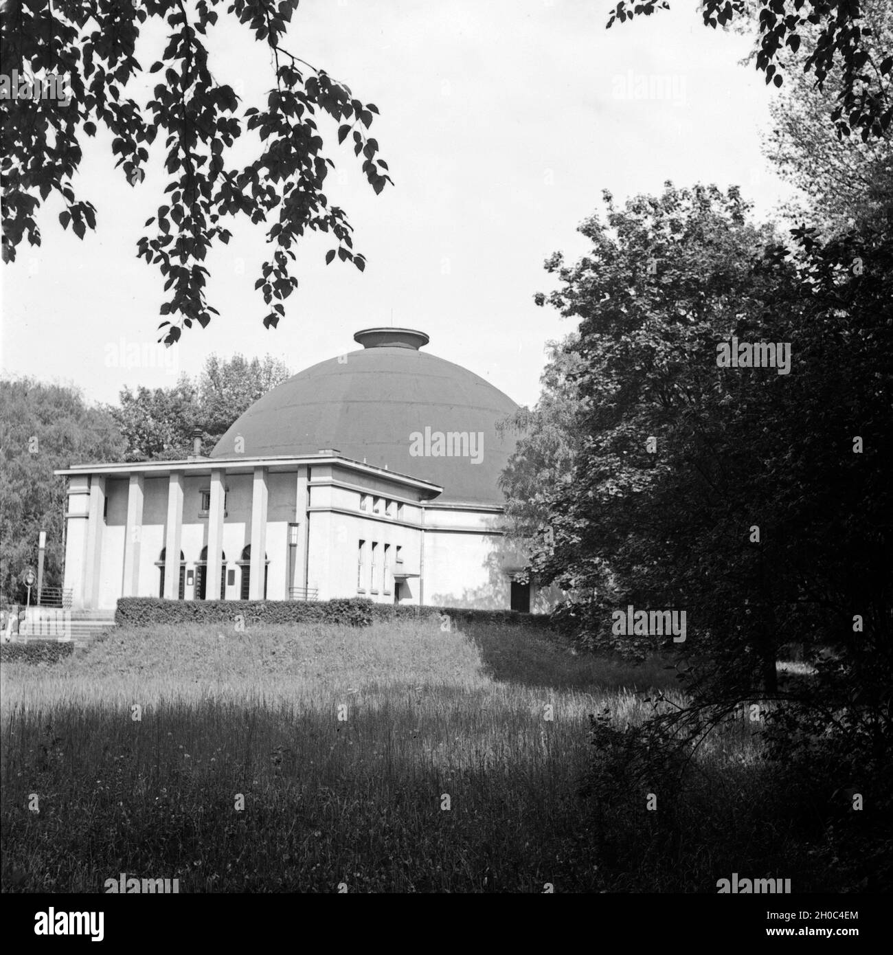 Das 1927 im Luisenpark in Mannheim eingeweihte Planetarium, Deutschland 1930er Jahre. Die Mannheimer Planetarium wurde 1927 im Luisenpark öffentlichen Gärten geöffnet. Stockfoto