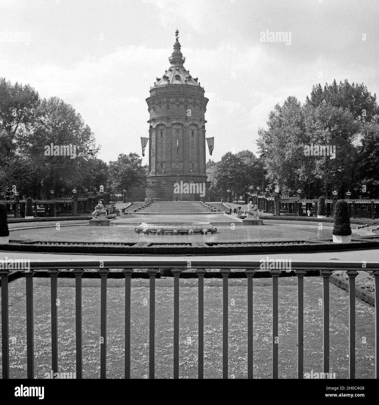 Der Wasserturm in Mannheim, Deutschland 1930er Jahre. Der Mannheimer Wasserturm, Deutschland 1930. Stockfoto
