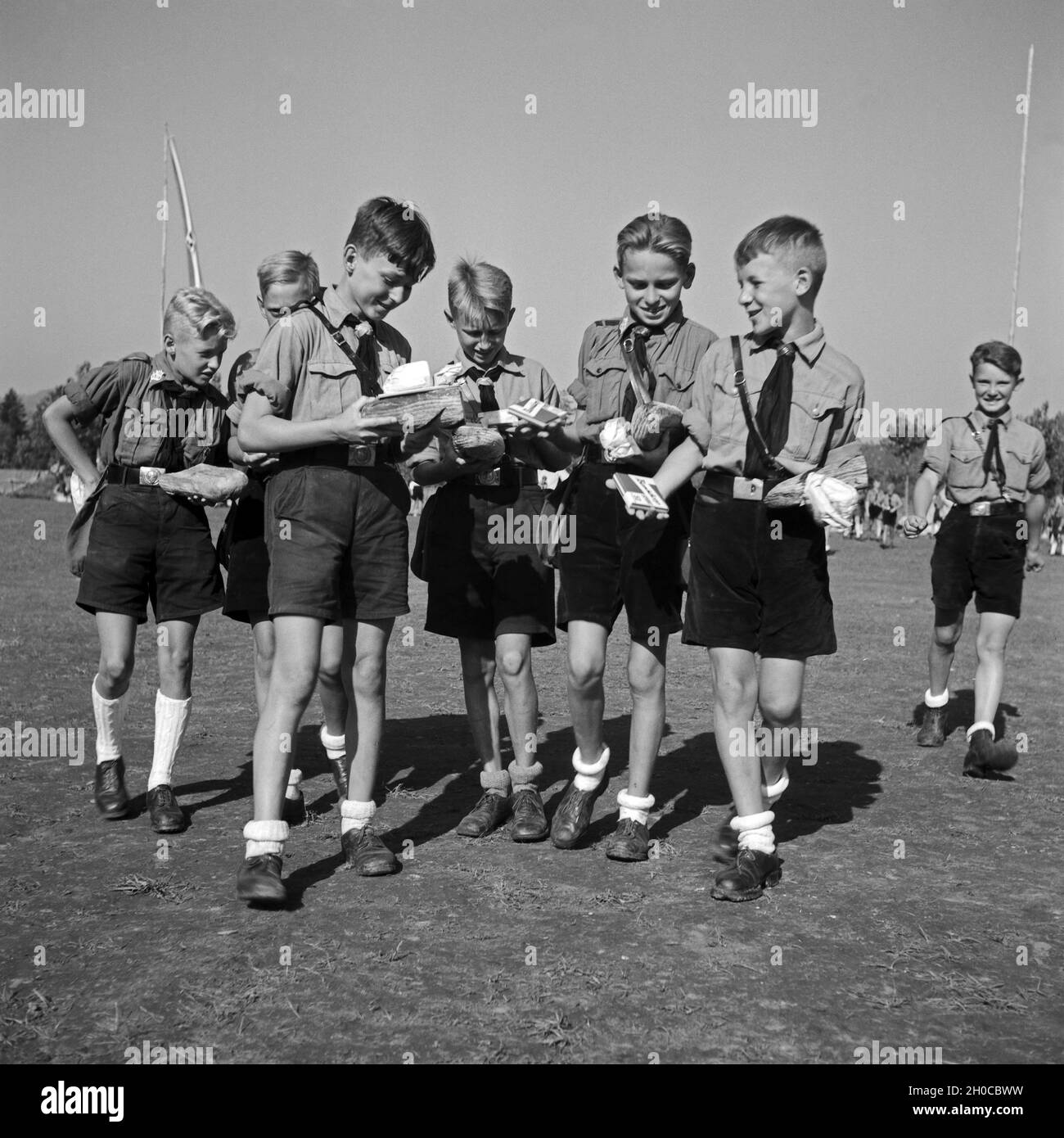 Hitlerjungen Bei der Brotausgabe Im Lager der Hitlerjugend, 1930er