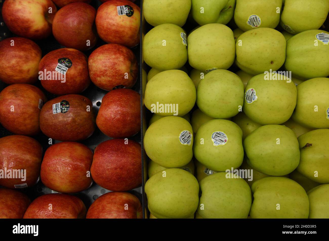 Äpfel in der Kommissarin von F.E. Warren AFB, Wyo, 28. Januar 2021. Stockfoto