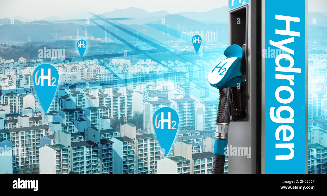 Wasserstofftankstelle auf einem Hintergrund einer geotaggten Karte mit H2-Symbolen. Stockfoto