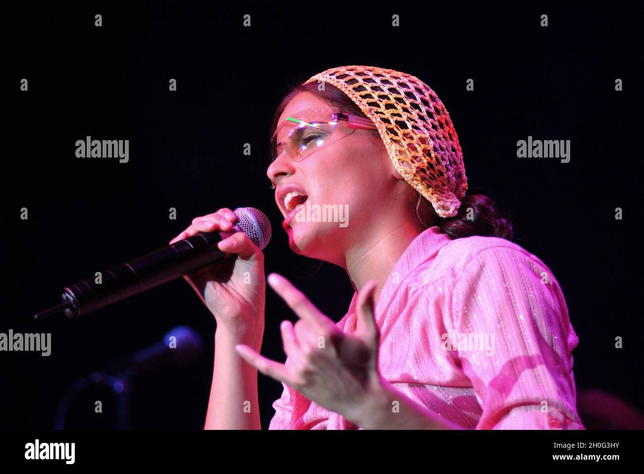 Mailand Italien 2001-11-02 : Live-Konzert von Nelly Furtado im Rolling Stone Stockfoto