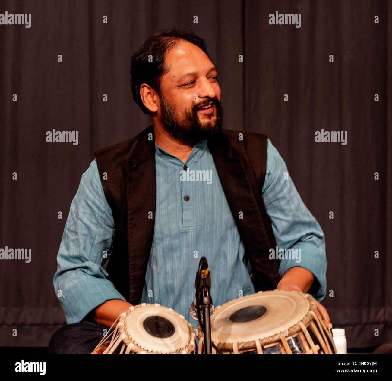 Gyan Singh spielt mit Tom Bancrofts „in Common“ im Herts Jazz Club in St. Albans Stockfoto