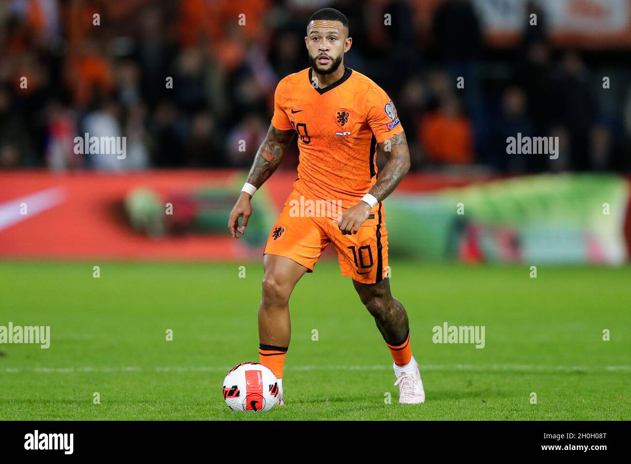 ROTTERDAM, NIEDERLANDE - 11. OKTOBER: Memphis Depay of the Netherlands während des FIFA WM-Qualifikationsspiel 2022 zwischen den Niederlanden und Gibraltar im Stadion Feijenoord am 11. Oktober 2021 in Rotterdam, Niederlande (Foto: Peter Lous/Orange Picters) Stockfoto