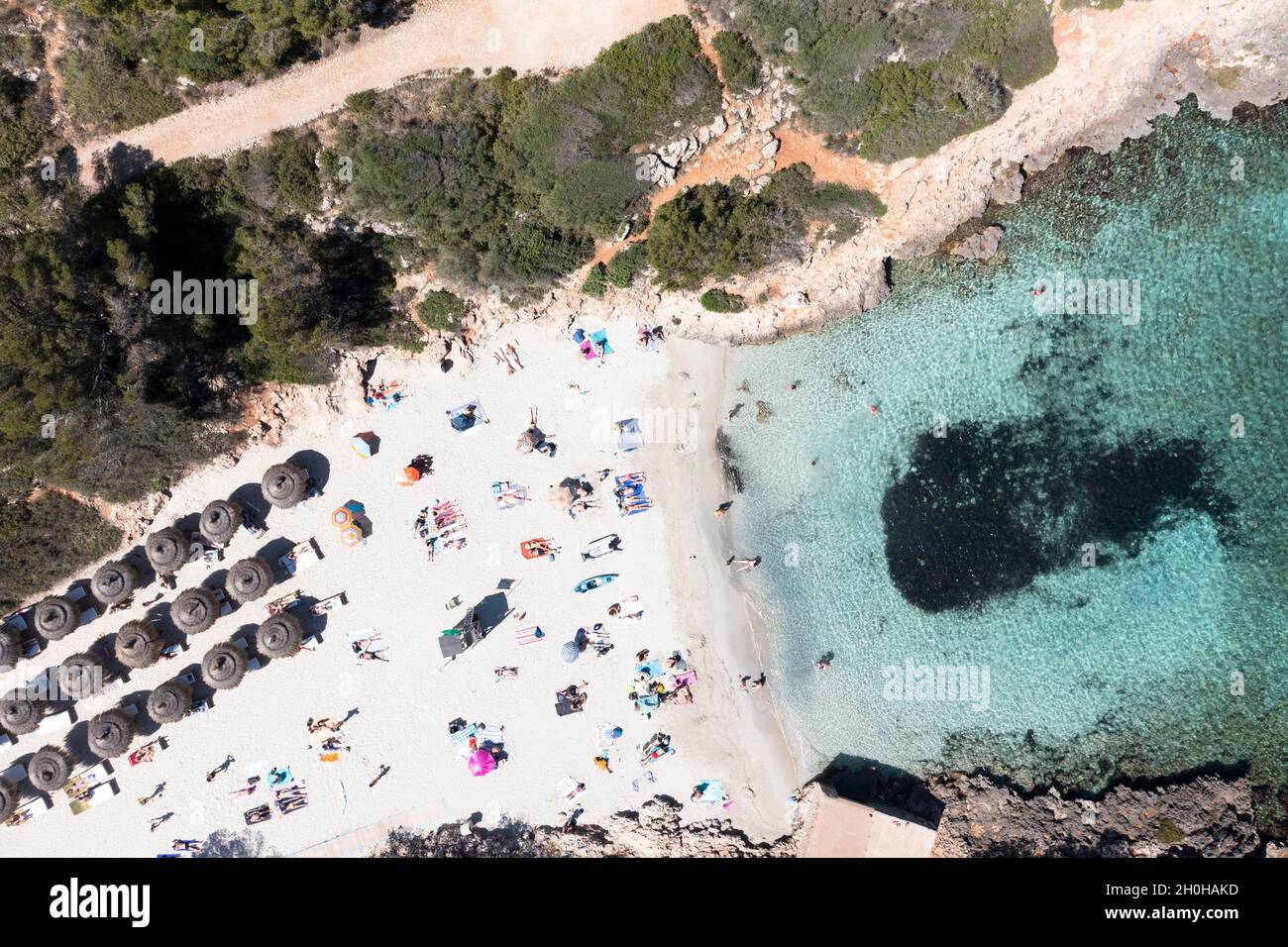 Luftbild, Cala Sa Nau, in der Nähe von Cala d'Or, mit Stränden, Migjorn-Region, Mallorca, Balearen, Spanien Stockfoto